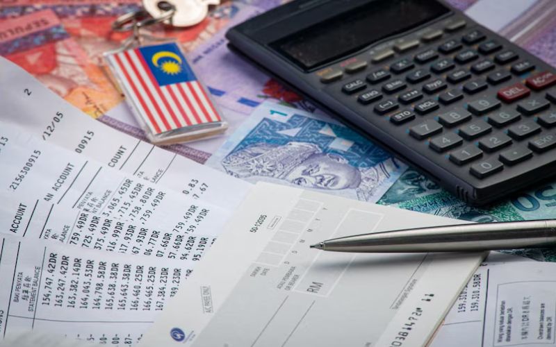Finance planning with Malaysian money and documents